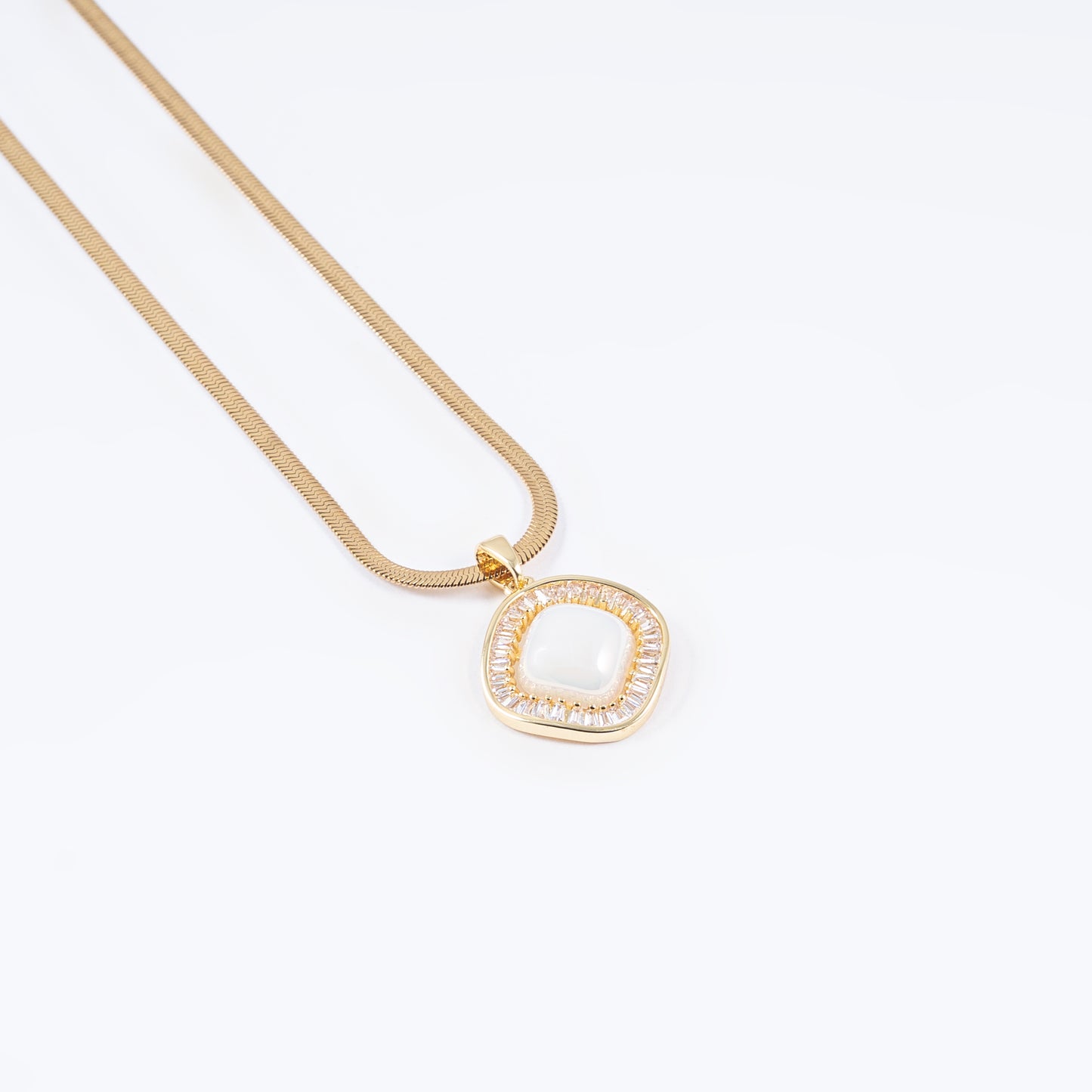Onyx & Stone Rombus Shaped Pendant with a Chain